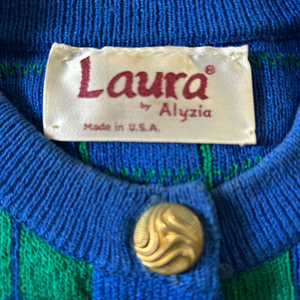 Sweater - Picture 4 of 6